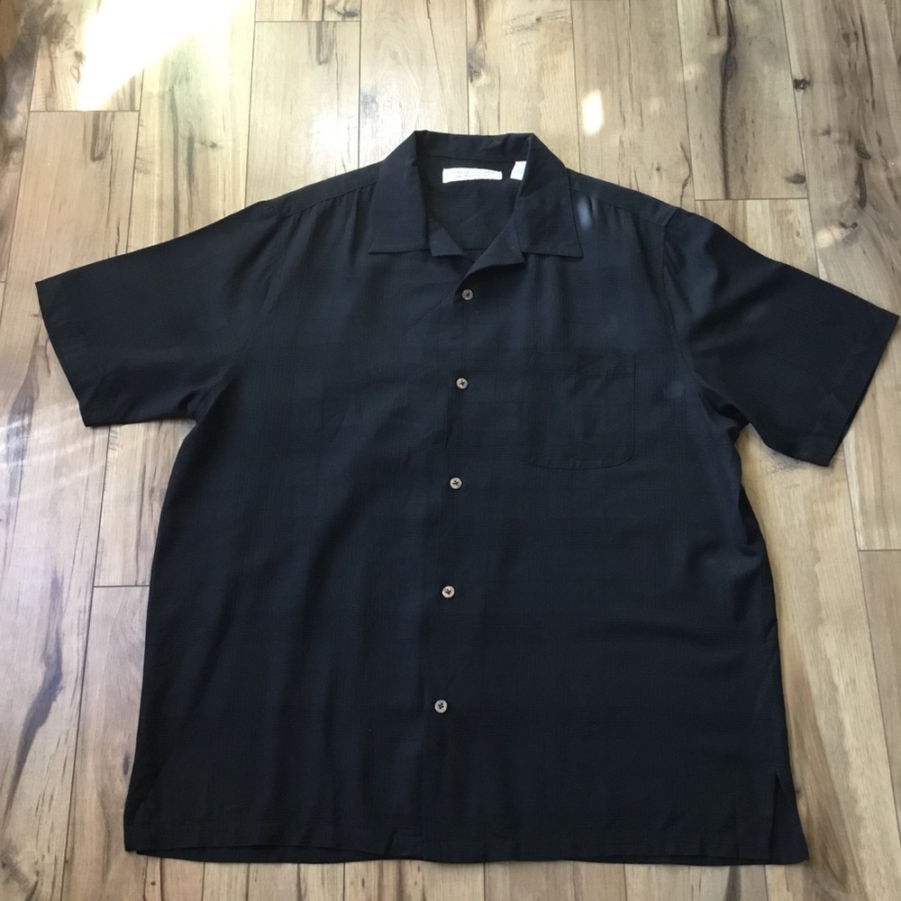 Island Republic Short Sleeve Black Textured Button Up Silk Light Shirt
